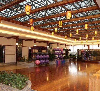 康乐洗浴的瑜伽馆